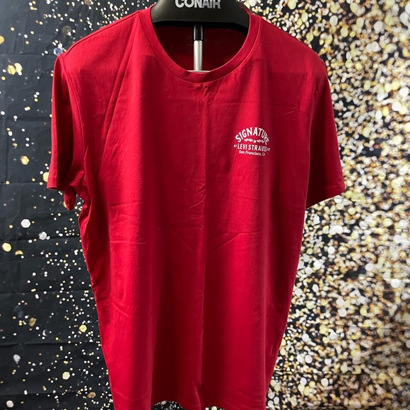 Levi’s tshirt - Picture 1 of 5